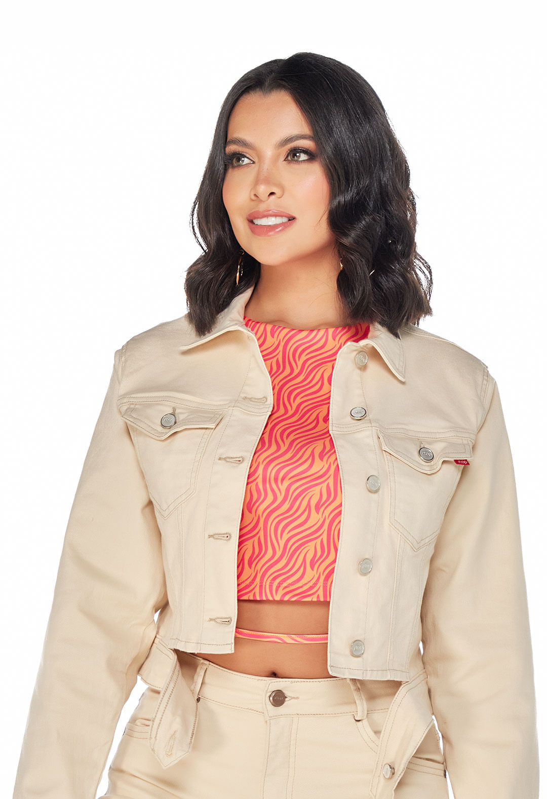 Chaqueta manga larga detalle en ruedo
