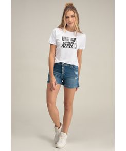 Short tiro alto con botones expuestos
