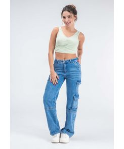 Jean cargo azul medio con bota recta para mujeres