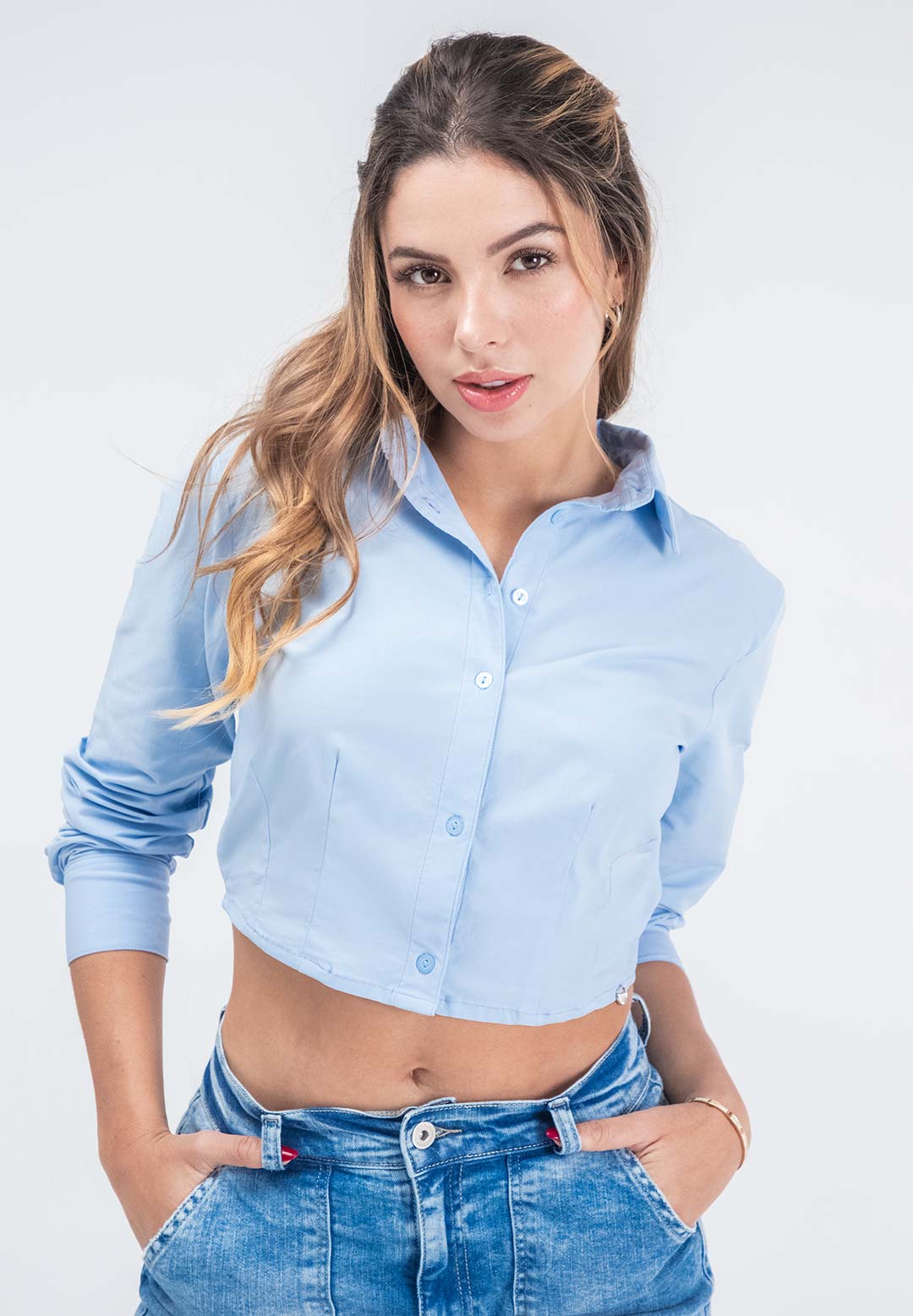 Blusa manga larga con pinzas largo crop