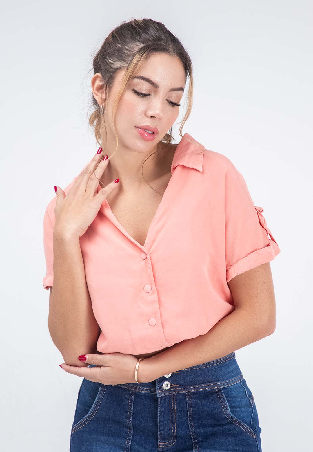 Blusa manga corta con elástico y broches para mujer