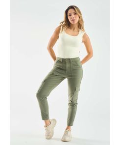 Pantalón cargo tiro alto bota tubo