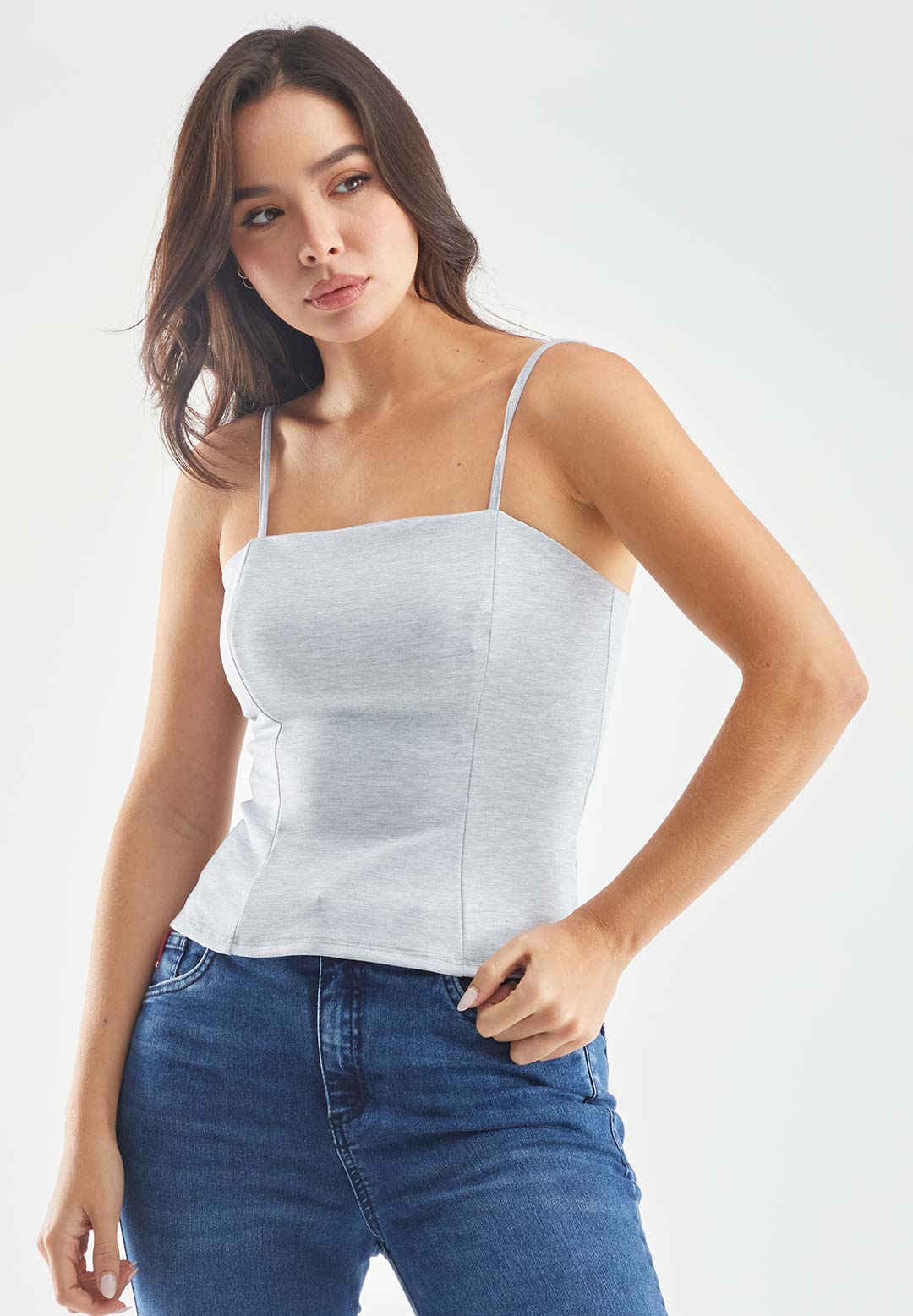Camiseta tiras con cortes en frente