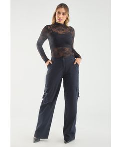 Pantalón cargo tiro alto