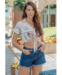 Blusa manga corta con abrochadura en escote y anudado