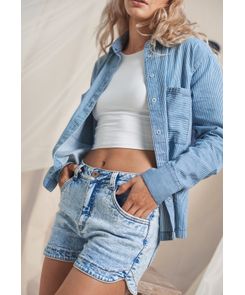Short con aberturas en costado para mujeres