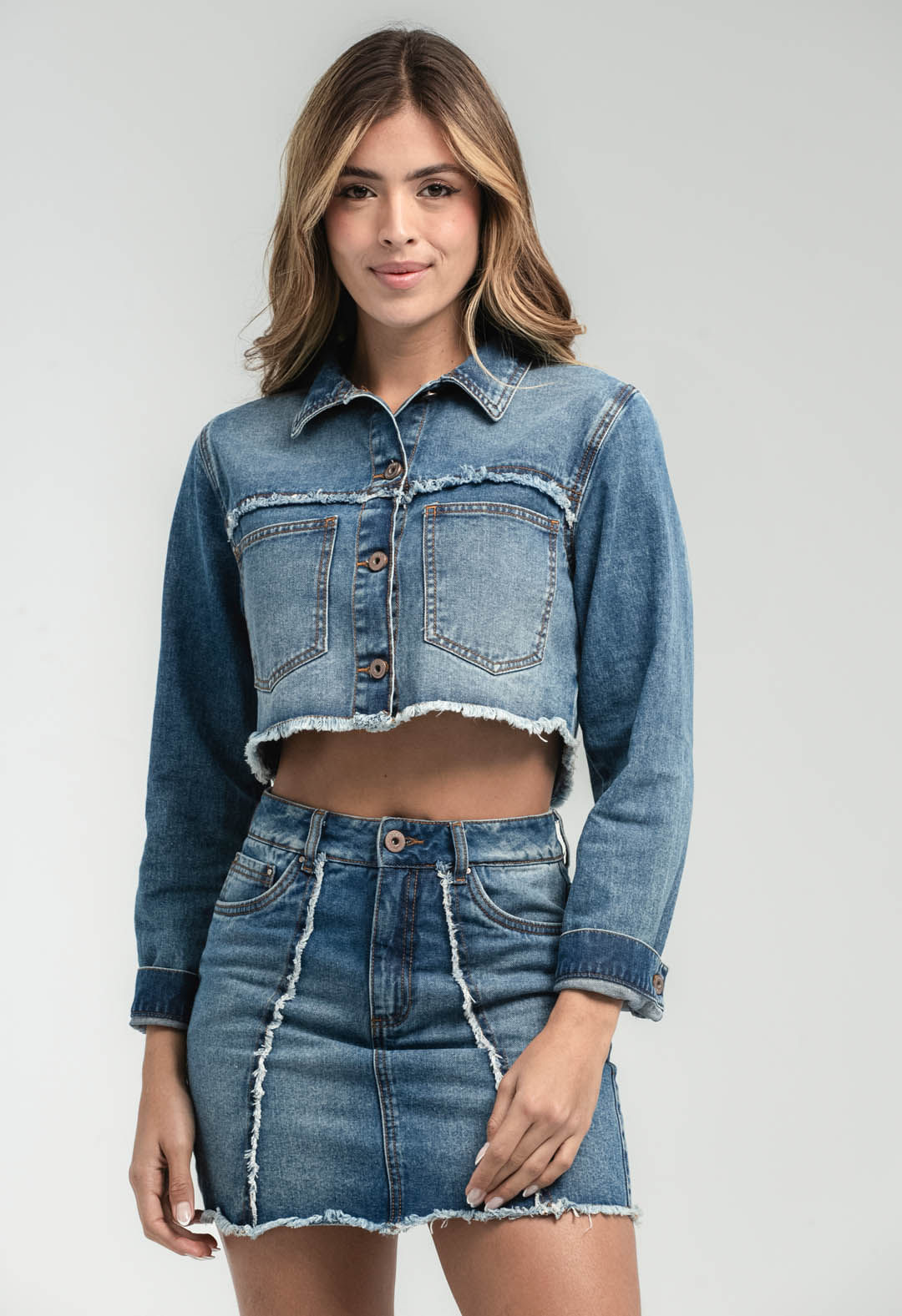 Chaqueta medio ruedo desflecado para mujeres