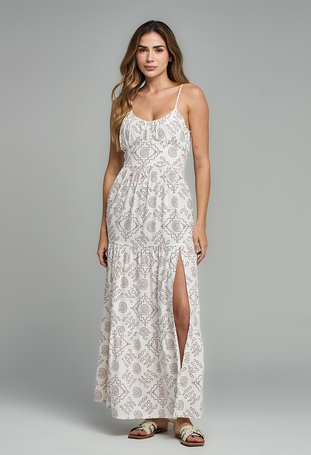 Vestido marfil recogido en busto para mujeres