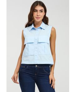 Blusa azul claro con bolsillo para mujeres