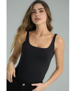 Camiseta negra básica para mujeres